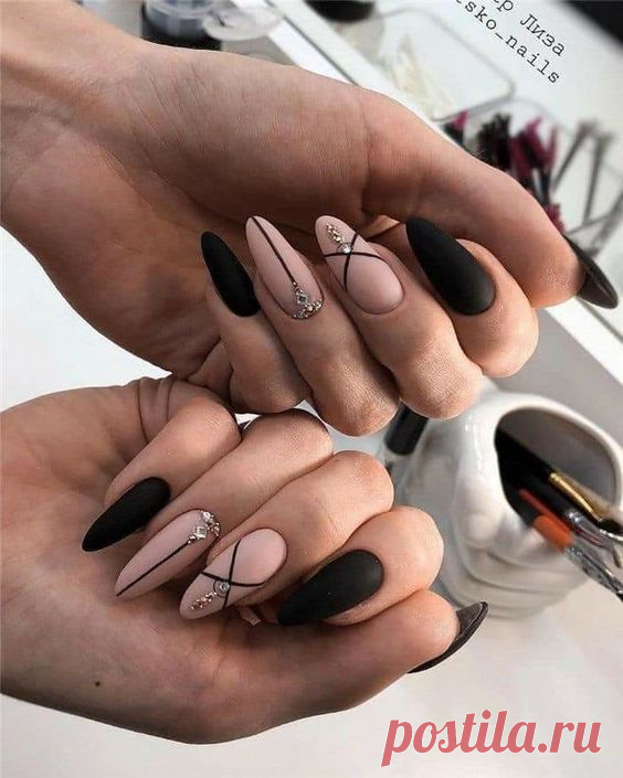 Классический черный маникюр. Такой маникюр всегда смотрится эффектно