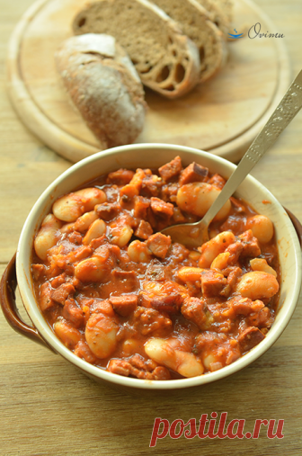 Польская кухня. Фасолька по бретонски Это блюдо типичный пример диффузии различных кухонь, в котором одна из кухонь перенимает принцип, вносит свои изменения и назначает национальным блюдом. И так хочу вам представить польский вариант классического английского блюда для завтрака Baked Beans...