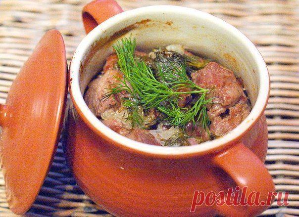 Русское жаркое в горшочках.