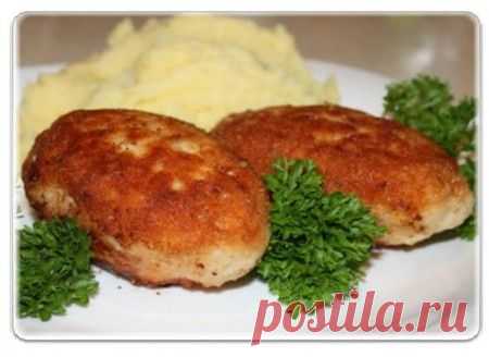Фаршированные рыбные котлеты
Очень вкусны и ароматны фаршированные рыбные котлеты, если у вас намечается праздник или какое-нибудь застолье, почему бы в список вашего меню невключить этот незамысловатый рецепт. Удивите своих гостей! Попробуйте!