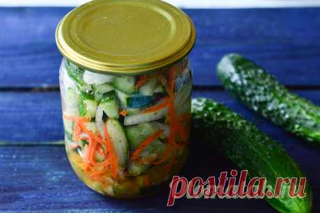 Огурцы по-корейски, самая вкусная закуска на зиму На зиму обязательно стараюсь сделать побольше различных интересных закусок. Огурцы по-корейски, пожалуй, самый востребованный салат в нашей семье. Рецептом этой славной овощной закуски со мной поделилась новая соседка, которая много лет жила в Корее, и о блюдах восточной кухни рассказывает с восторгом. Салат получается самым вкусным из всех, что я пробовала, и главное, закрывается он без стерилизации. Для создания таких пик...
