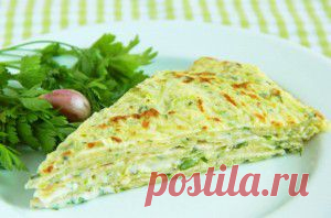 Кабачковый торт с чесноком и зеленью