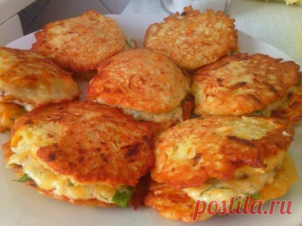 Кабачковые оладьи с начинкой.