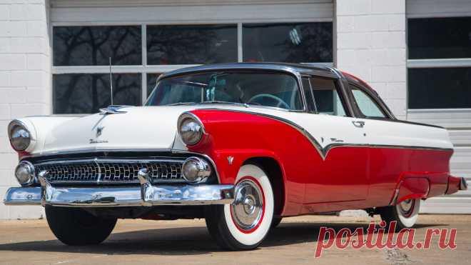 1955 Ford Crown Victoria / S104 | Чикаго 2018 / Аукционы Mecum 1955 Ford Crown Victoria представлен в партии S104 в Шаумбурге, штат Иллинойс
