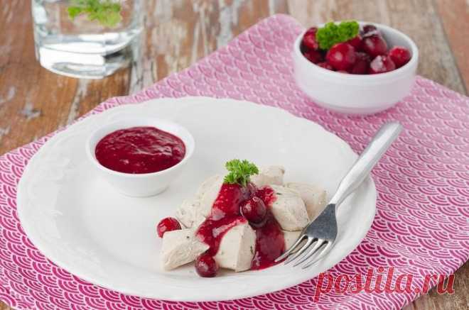 Куриные грудки с клюквенным соусом