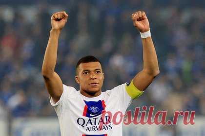 Мбаппе сообщил ПСЖ об отказе продлевать контракт. Нападающий «Пари Сен-Жермен» Килиан Мбаппе сообщил руководству клуба об отказе продлевать контракт до 2025 года. Действующее соглашение форварда с командой рассчитано до 2024-го с опцией продления на один сезон. Отмечается, что парижане постараются продать форварда летом 2023-го, чтобы он не ушел как свободный агент.