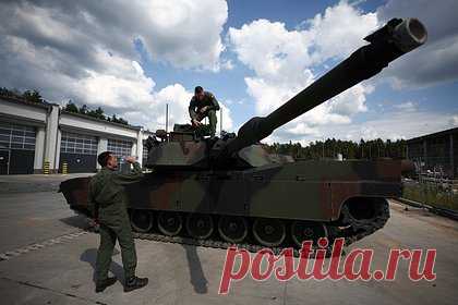 Стало известно о разгрузке танков Abrams в Литве. В порту Клайпеды была замечена разгрузка партии американских танков Abrams, сообщил координатор пророссийского николаевского подполья Сергей Лебедев. Он предположил, что танки могут быть предназначены для переправки на Украину, добавив, что техника в основном загружается в порту Бомонт и на военной базе Чарльстон.