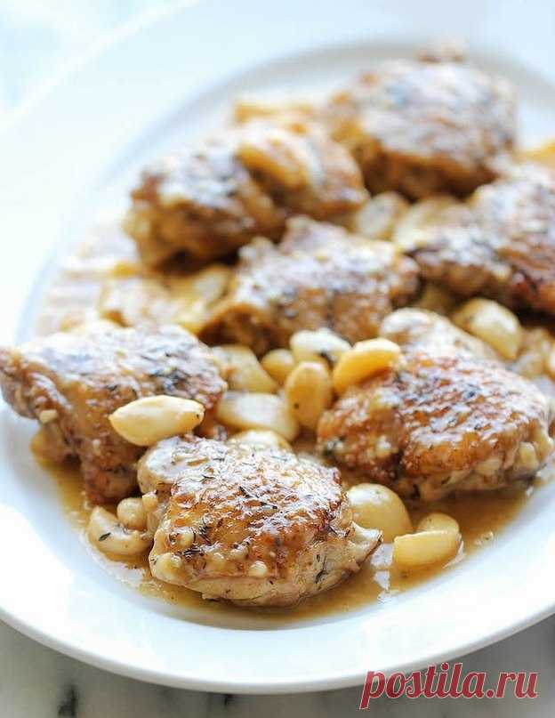 Тушеная курица с чесноком.