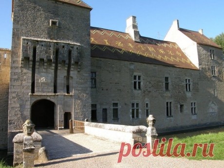 Panoramio - Photo of Château de Marigny le Cahouet
