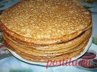 Тесто для блинов – разнообразные варианты приготовления
Считается, что выпекание блинов — настоящее искусство. Ведь нужно знать точное количество тесто, которое требуется вылить на сковороду, чтобы получить тонкий блин, вовремя мастерски его перевернуть. И таким образом получить ароматную горку превосходных блинов.
На самом деле особых сложностей в приготовлении этого блюда нет. Итак, выбираем рецепт, готовим тесто, выпекаем блины, придерживаясь рекомендаций, — и у нас все получится!
Тесто дл