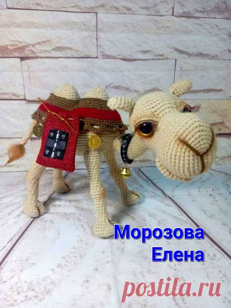PDF Семён Семёныч Горбунков крючком. FREE crochet pattern; Аmigurumi toy patterns. Амигуруми схемы и описания на русском. Вязаные игрушки и поделки своими руками #amimore - верблюд на проволочном каркасе, верблюжонок.