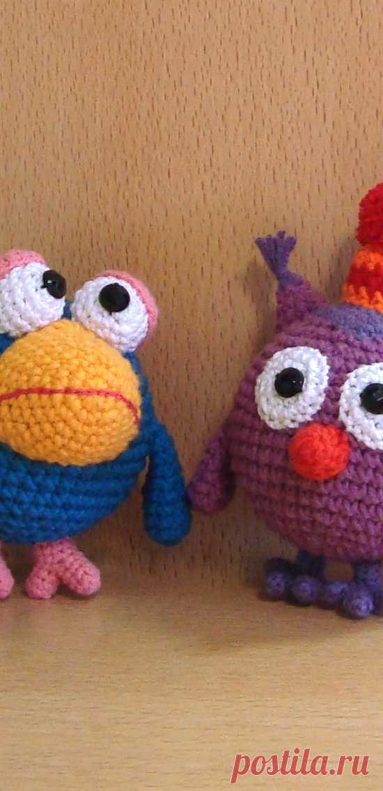 PDF Карыч и Совунья крючком. FREE crochet pattern; Аmigurumi animal patterns. Амигуруми схемы и описания на русском. Вязаные игрушки и поделки своими руками #amimore - Смешарики Кар Карыч и Совунья, маленькая сова, ворон, ворона, Каркарыч, мультфильм, малышарики.
