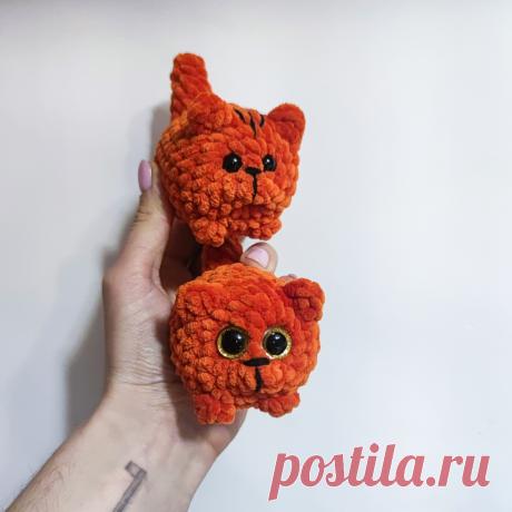 PDF Котейки крючком. FREE crochet pattern; Аmigurumi animal patterns. Амигуруми схемы и описания на русском. Вязаные игрушки и поделки своими руками #amimore - котята, плюшевый котик, маленький кот из плюшевой пряжи, кошка, кошечка, котёнок.
