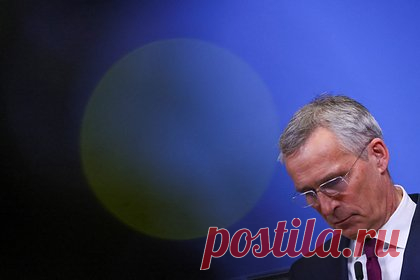 В России назвали признаки отсутствия единства в НАТО. Стремление НАТО продемонстрировать единство на саммите в Вильнюсе 11-12 июля не соответствует реальному положению дел, а переназначение генсека Йенса Столтенберга на свою должность — это признак отсутствия единства в альянсе, считает чрезвычайный и полномочный посол России в Бельгии Александр Токовинин.