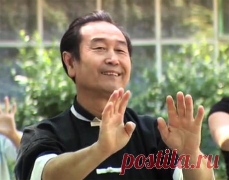 Ушу для здоровья от мастера Му Юйчунь - Видео упражнения Техника мастера Му Юйчунь представляет собой утреннюю гимнастику с аспектами боевого ушу, которая помогает излечиться от многих недугов.