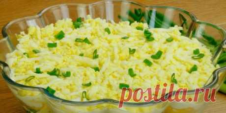 ВОТ САМЫЙ ВКУСНЫЙ САЛАТ, КОТОРЫЙ ДЕЛАЮТ В ПОЛЬШЕ. И ГОТОВИТСЯ ПРОСТО Вкусный салат

Салат с тунцом пользуется в Польше большой популярностью. Готовится быстро и легко, получается вкусным и необычным. Пробуем готовить?

Ингредиенты:
вареный рис – 150 граммов
твердый сыр – 150 граммов
консервированный тунец в собственном соку или в масле – 2 банки
зеленый лук –