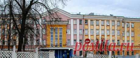 Сын, который не родился
20 марта 2020 года… Большой дом Сталинской постройки, с разрушающимся фасадом. Покосившиеся деревянные рамы окон с разбитыми кое-где стеклами. Высокий бетонный забор в виде решетки. …
Читай дальше на сайте. Жми подробнее ➡