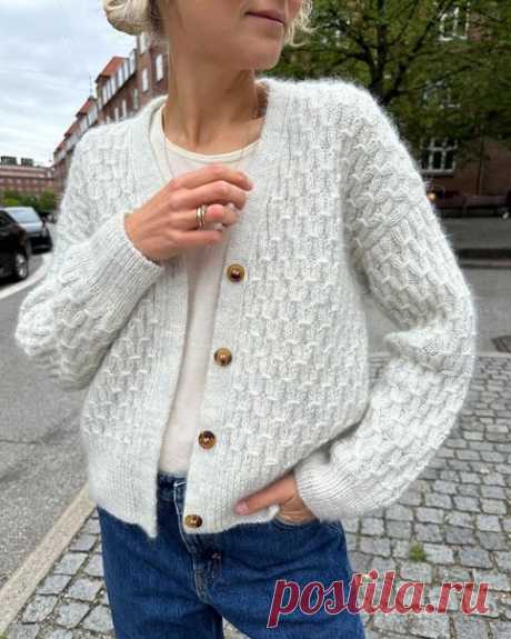 Пост на стене JENNY JACKET V-NECKРазмеры: XS (S) M (L) XL (2XL) 3XL (4XL) 5XL