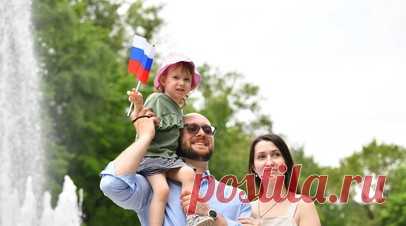 Подмосковные библиотеки проведут викторины и мастер-классы ко Дню России. Библиотеки Московской области проведут викторины, мастер-классы и музыкальные мероприятий ко Дню России. Читать далее