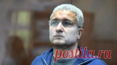 Особняк в Чистом переулке в Москве арестован по делу Тимура Иванова. Помещения особняка в Чистом переулке в центре Москвы арестованы по делу бывшего замминистра обороны Тимура Иванова, обвиняемого во взяточничестве. Читать далее