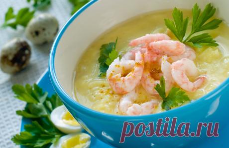Сырный супчик с креветками! Для настоящих гурманов! Видео - Your Side Для любителей морепродуктов можно посоветовать готовить супы с креветками – они получаются наваристыми и полезными для организма. Очень просто сварить суп по этому рецепту – затрачено будет только сорок минут свободного времени. Зато какой вкусный результат получится. Потребуется: 400 г р. Плавленого сыра  250 г креветок; 3-4 картофелины  по 100 г масла (желательно сливочное)  луковичка...