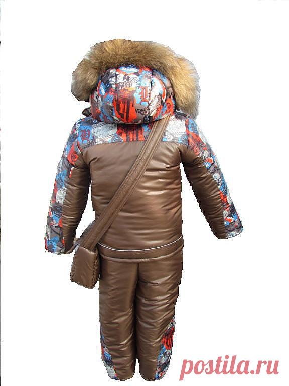 Вид спины комбинезона зимнего спортивного