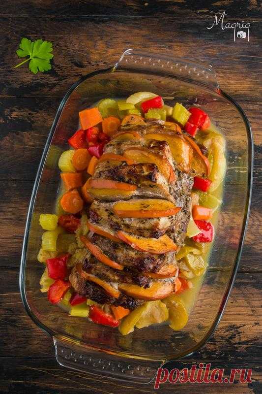 Празднично и ярко! Пряная свинина, запеченная с хурмой! — Фактор Вкуса