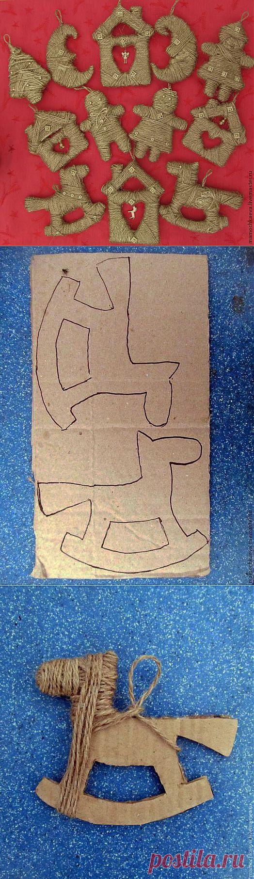 Лошадка и елочные игрушки из шпагата - нет ничего проще сделать.