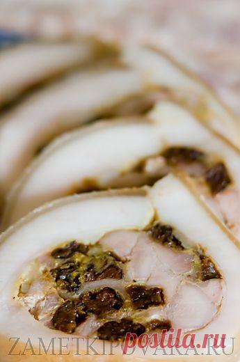 Куриный рецепт с черносливом в свиной шкурке | Ваши любимые рецепты