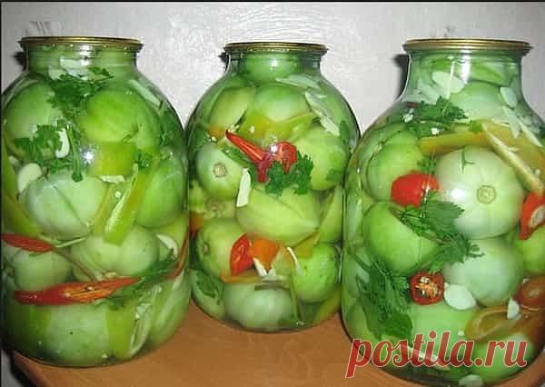 Заготовка зелёных помидор советским способом
Надо взять:
на 3-х литровую банку:
2 кг зеленых помидоров
половинка или целый маленький стручок острого перца
2 лавровых листа
6-8 горошин душистого перца
12-15 горошин черного перца
2 л воды (примерно)
100 г соли
100 г сахара
1 чайная ложка уксусной эссенции

Приготовление:
Банку нужно вымыть с пищевой содой (старинный бабушкин способ) и простерилизовать.
На дно банки положите перец горошком, лавровый лист и стручок острого пер...