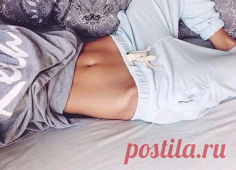 4 правила ужина для похудения

1. Диетический ужин должен быть холодным. Здесь основное не как есть, а что. Отдайте предпочтение легким салатам, тушеным овощам, отварной рыбе либо куриной грудке, приготовленной на пару.

2. Откажитесь вечером от фруктов. Есть фрукты лучше всего в утренние и дневные часы. Бананы, яблоки, апельсины подходят для завтрака и обеденного десерта. В этих плодах много веществ, которые будут поддерживать организм в тонусе в течение каждого дня.

3. ...