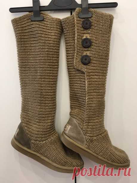 Обменяю вязанные сапожки Ugg Australia на 2 бутылки молока) куплены в Москве у официалов. Размер 37-38, стелька овечья шерсть. Может кому нужны по дому ходить, если прохладно или в сухую погоду по улице) вопросы в лс пожалуйста.
