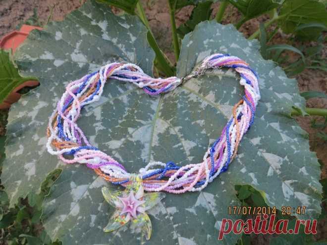 Колье из бисера. Я назвала его "Лагуна"