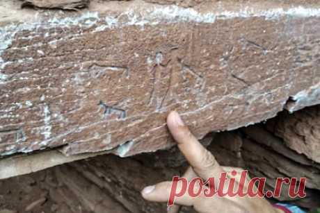 Жители Иркутской области решили спасти уникальные Тальминские писаницы. Жители села Белоусово в Качугском районе Иркутской области решили сами спасти тысячелетние петроглифы Тальминских писаниц, установив возле них информационные стенды.Как рассказал член инициативной группы, историк Роман Сергеев, памятник был открыт профессором Алексеем Окладниковым полвека назад.