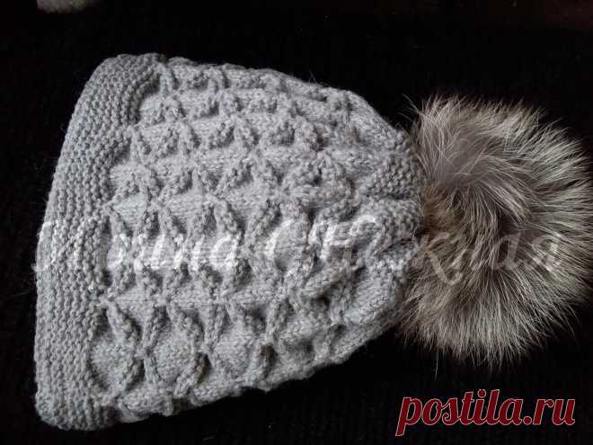 Шапка с объёмным узором 