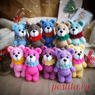 PDF Мишка брелок крючком. FREE crochet pattern; Аmigurumi animal patterns. Амигуруми схемы и описания на русском. Вязаные игрушки и поделки своими руками #amimore - медведь, маленький медвежонок, брелок в виде мишки.
