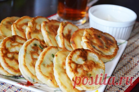Оладьи с зеленым луком и яйцом