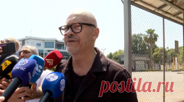 «Все живы и здоровы, все вот сейчас переходят границу»: Бондарчук — об эвакуации из Ирана. Фёдор Бондарчук поблагодарил президента Азербайджана, посольство России и Министерство культуры РФ за помощь при эвакуации из Ирана. Он рассказал, что вся его съёмочная группа — 90 человек — благополучно выехала в Азербайджан. Часть россиян уже отправляется домой, остальные пока останутся в Баку. Читать далее