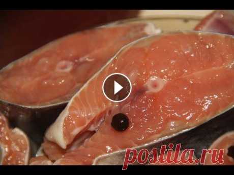Засолка горбуши в рассоле (Самый вкусный рецепт) Ингредиенты : 1. Горбуша 2. На 1 литр воды - 4 ст. ложки крупной соли и 4 ст. ложки сахара 3. Лавровый лист 4. Перец горошек ( душистый и черный, или ...