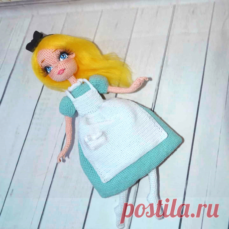 PDF Мари из Щелкунчика крючком. FREE crochet pattern; Аmigurumi doll patterns. Амигуруми схемы и описания на русском. Вязаные игрушки и поделки своими руками #amimore - кукла из сказки, куколка в платье, девочка, сказочный персонаж.