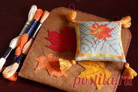 Free Tutorial: Simple Cross Stitched Pillow Pincushion With Tassels – CookOnStrike