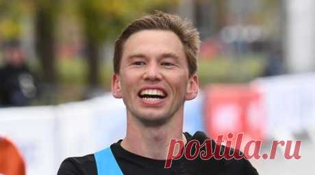 Российский бегун Ядгаров выиграл Амстердамский полумарафон. Двукратный победитель Московского марафона Искандер Ядгаров завоевал золотую медаль Амстердамского полумарафона. Читать далее