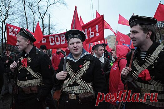 Почему матросы во время революции обвязывались пулемётными лентами - Рамблер/развлечения и отдых