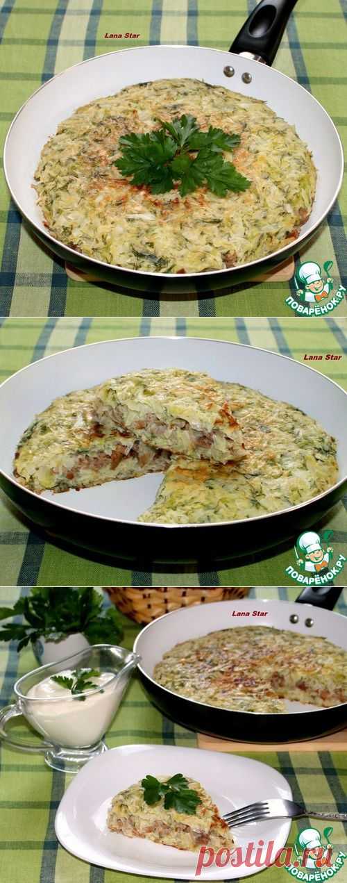 Капустный пирог с мясом и грибами на сковороде - кулинарный рецепт