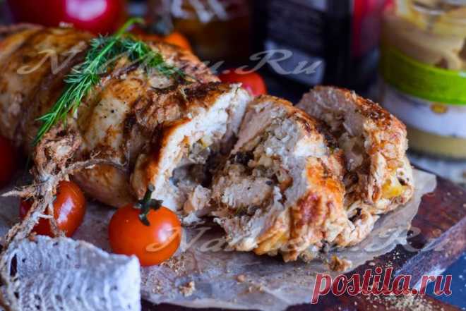 Рулет из куриной грудки с грибами и сыром в духовке