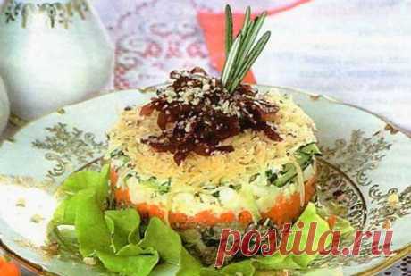 Слоеный новогодний салат с маслинами и шпротами / Простые рецепты