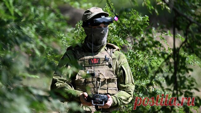 Российский FPV-дрон уничтожил украинский наземный дрон в ДНР