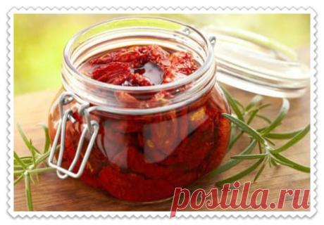 Вяленые помидоры в домашних условиях: рецепт на зиму и не только Самые популярные рецепты вяленых помидоров в домашних условиях: на зиму, простые, в духовке, в сушилке для овощей, в аэрогриле, в микроволновке, по-итальянски