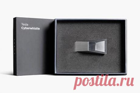 Свистки Tesla за 3700 рублей полностью раскупили за несколько часов. Свисток Cyberwhistle, который появился в ассортименте компании Tesla, полностью раскупили за несколько часов. Речь идет о металлическом аксессуаре, дизайн которого выполнен в виде силуэта кузова электрического пикапа Cybertruck, выпущенного Tesla 22 ноября. Его стоимость составила 50 долларов (около 3700 рублей).