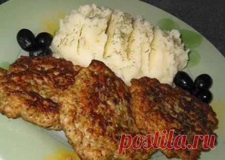 Мясные оладьи — нежная альтернатива наскучившим котлетам!